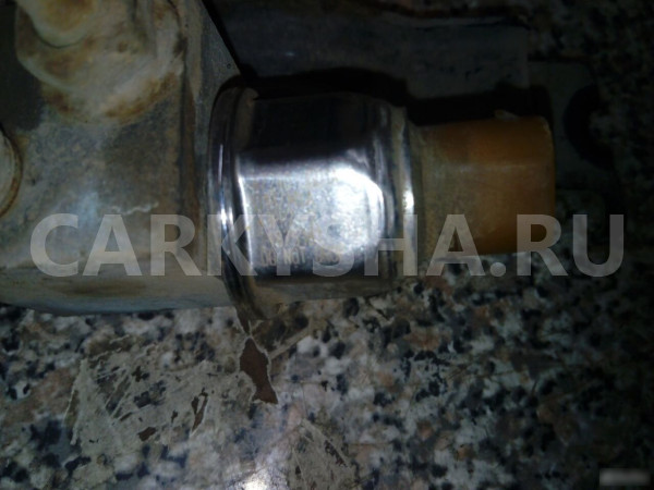 Датчик давления тормозной жидкости Nissan X-Trail Nissan X-Trail оригинальный номер 47240JG01A