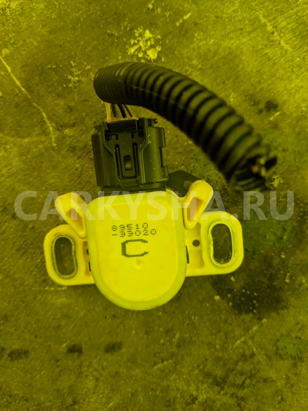 Концевик под педаль тормоза Toyota Aqua 