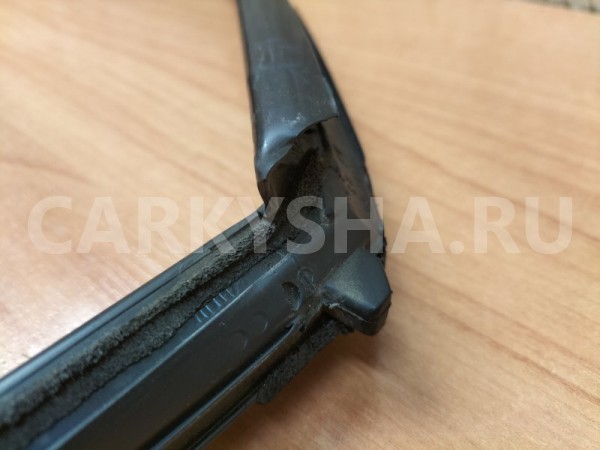 Уплотнитель стекла двери задний правый Nissan Nissan Skyline 