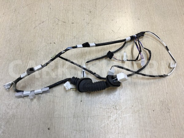 Проводка задней левой двери Toyota Fortuner II – внедорожник 5 дв. оригинальный номер 82154-KK250