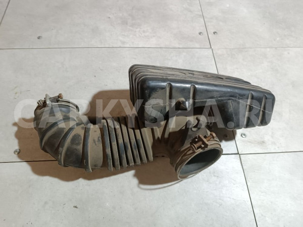 Патрубок воздушного фильтра Mitsubishi i оригинальный номер MR266801