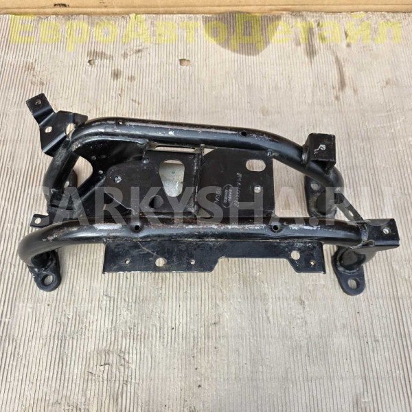 Опорная балка АКПП Land Rover Defender 2 (L663) Land Rover Defender оригинальный номер LR129040