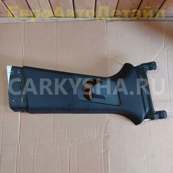 Обшивка средней стойки Range Rover Sport 2 (L494) Land Rover Range Rover оригинальный номер LR080427