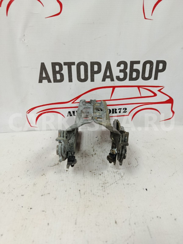 Петля капота левая Volkswagen Golf Mk5 2003-2009 Volkswagen Golf оригинальный номер 5K0823301B