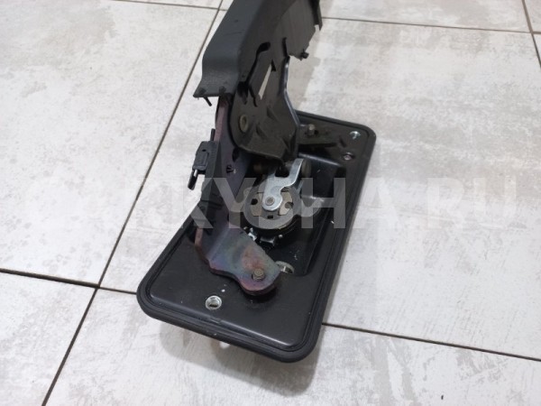 Ручник Audi S4 2003 8E0711305P B6 4.2 Audi 200 