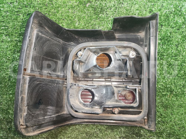 Фонарь задний правый VW Passat B3 Volkswagen Passat оригинальный номер 357945112