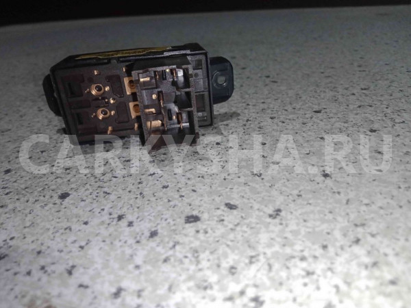 Кнопка стеклоподъемника Kia Rio II рестайлинг (2009—2011) Kia Rio оригинальный номер 935811g001