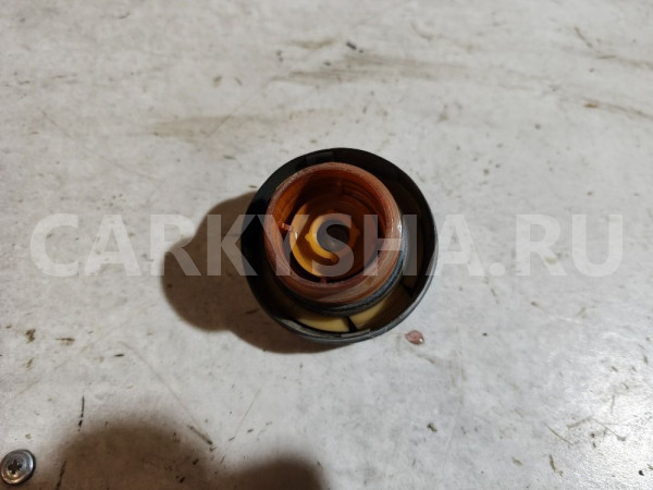 Крышка горловины бака топливного Toyota Corona оригинальный номер 7731016011