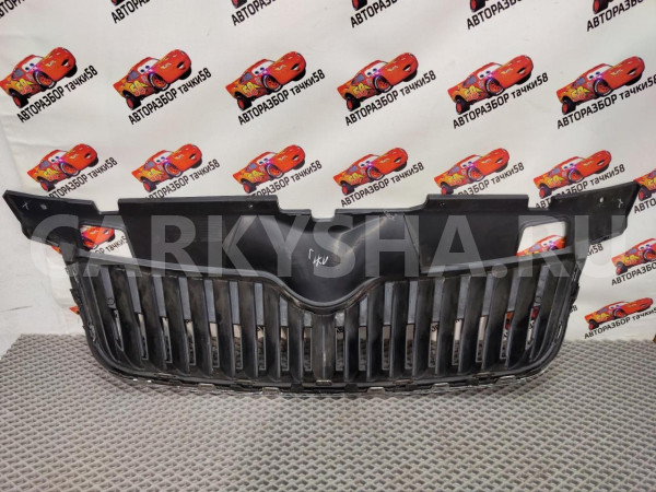 решетка радиатора Skoda Fabia оригинальный номер 5J0 853 668 C