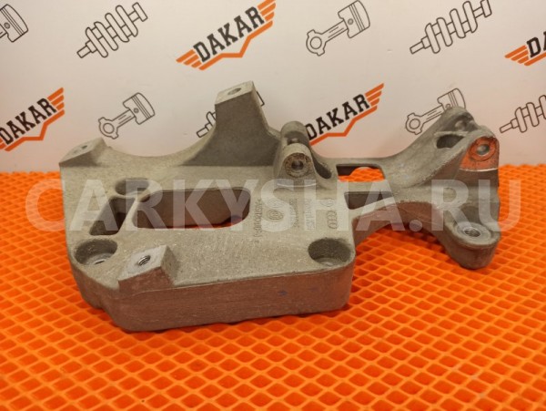 Кронштейн генератора Volkswagen Passat B6 BVY 2.0 Volkswagen Passat 
