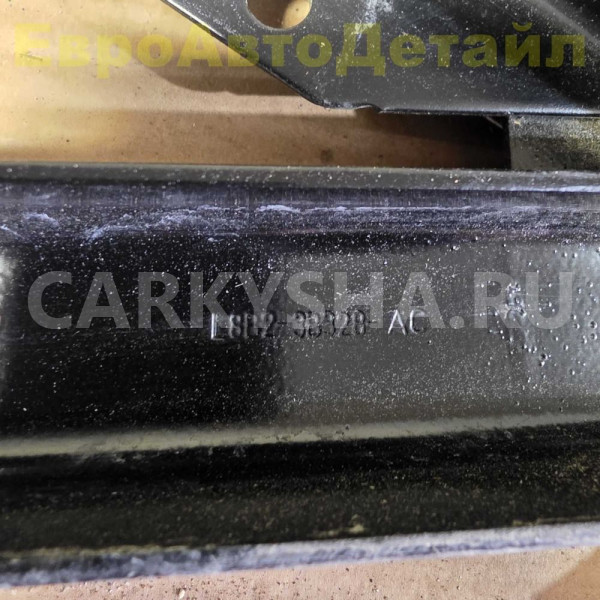 Распорка моторного отсека Land Rover Defender L663 Land Rover Defender оригинальный номер LR174411