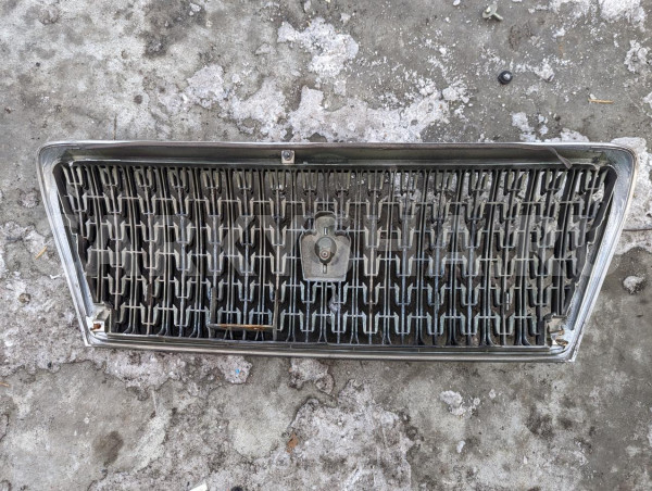 Решетка радиатора Toyota Crown Majesta 