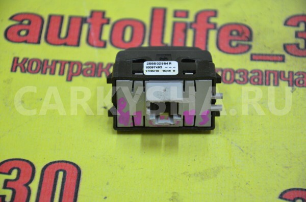 Кнопка Renault Sandero 