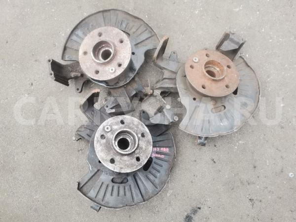 Кулак передний правый Mercedes-Benz M-класс W163 (1997—2001) Mercedes-Benz M-klasse оригинальный номер A1633320102