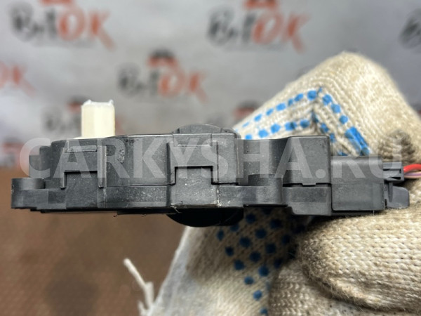 Сервопривод отопителя BMW 5er оригинальный номер 64 11 9 319 037, 64 11 9 319 037, 64119319037, 9319037, 64 11 9 242 058, 64119242058, 9242058, 64 11 9 159 316, 64119159316, 9159316