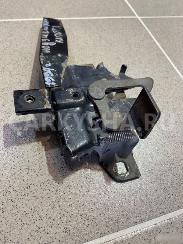 Замок капота Isuzu Bighorn 1994 г Isuzu Bighorn 