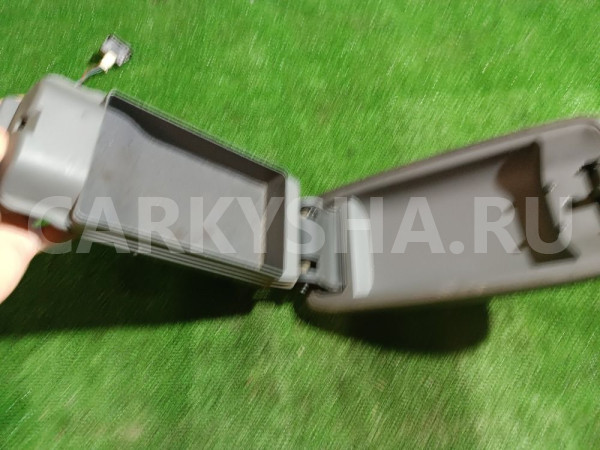 Подлокотник Mazda 2 оригинальный номер GJ6A64450B