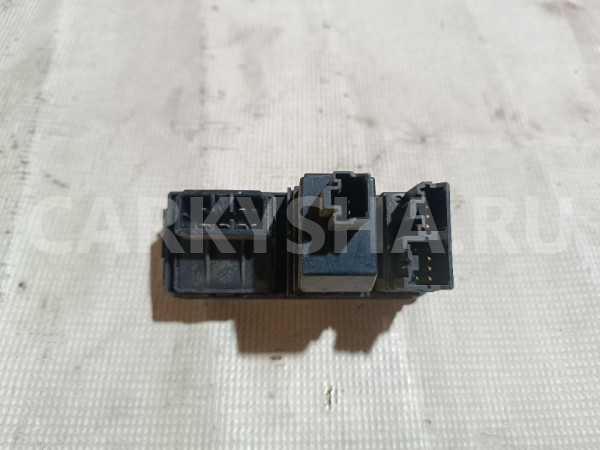 Переключатель регулировки зеркала Mitsubishi Galant оригинальный номер MB561810