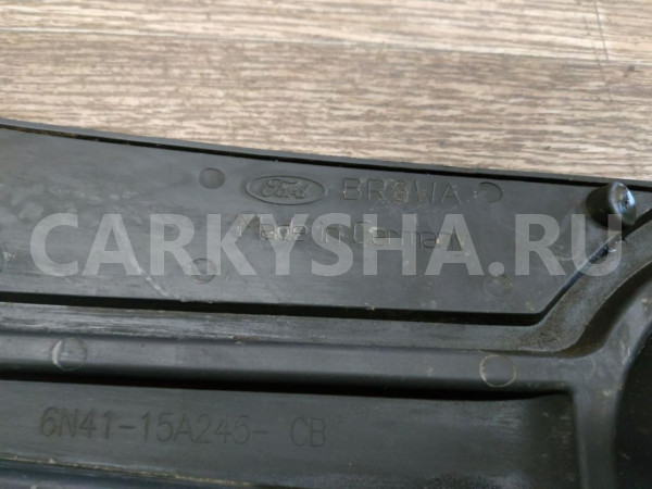 Решетка в бампер правая Ford Focus оригинальный номер 5M5J15A245AA