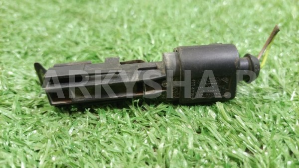 Концевик микровыключатель ручки двери Audi A8 2004 Audi 200 