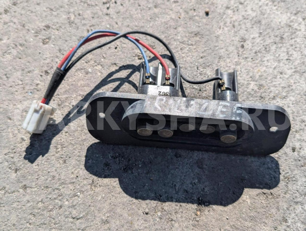 Доводчик двери Mazda Bongo Friendee оригинальный номер S05D73345B