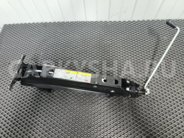 Домкрат VW Touareg 2017 7P0011031F NF Volkswagen Touareg 