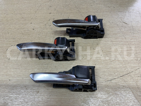 Ручка двери внутренняя правая Toyota RAV 4 V (XA50) оригинальный номер 69205-33140-C0