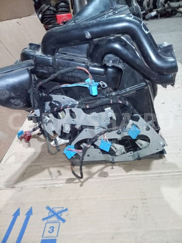 Корпус отопителя Audi Q7 4L (2005—2009) Audi 200 оригинальный номер 7L0815153B