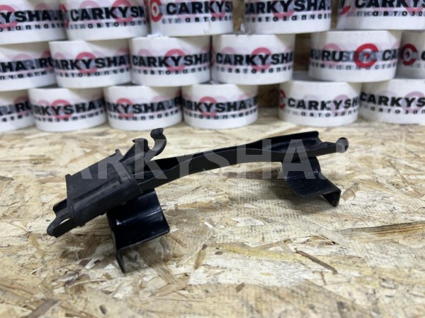 Крепление аккумулятора Toyota Yaris II Хэтчбек 5 дв. оригинальный номер 74404-52090