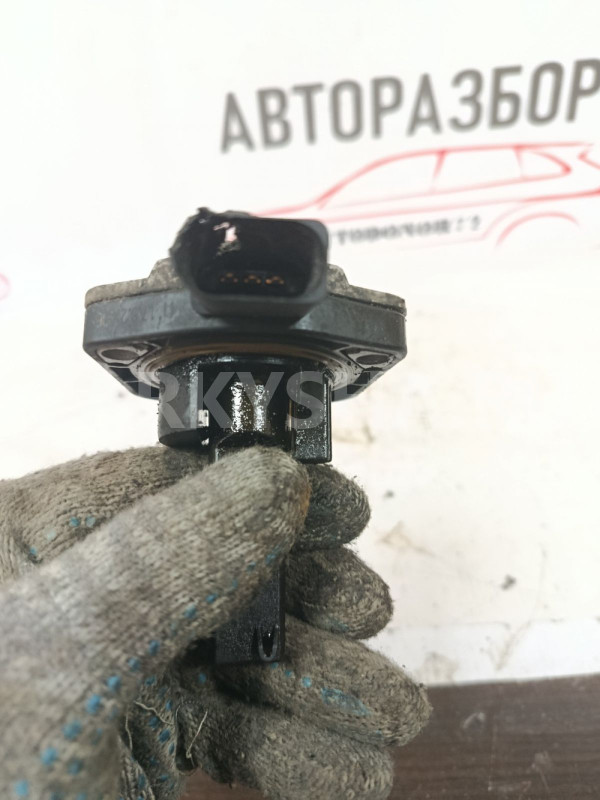Датчик уровня масла Volkswagen Golf Mk5 2003-2009 Volkswagen Golf 