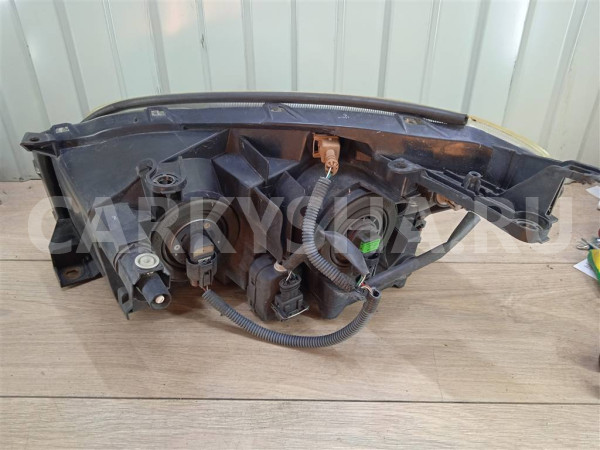 Фара правая Toyota RAV 4 2006-2013 Toyota RAV 4 оригинальный номер 8113042350