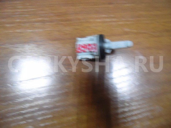 Датчик температуры воздуха Volkswagen Golf Mk5 (2003—2009) Volkswagen Golf оригинальный номер 1K0907543G