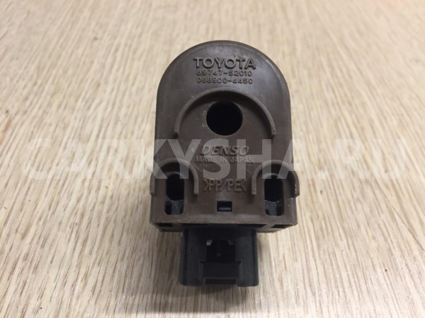 Датчик замка двери Toyota Land Cruiser 200 Series оригинальный номер 89747-52010