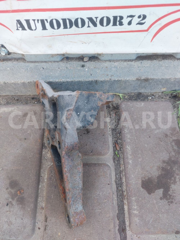 Крепление двигателя правое Toyota Avensis T250 Toyota Avensis оригинальный номер 123150D040