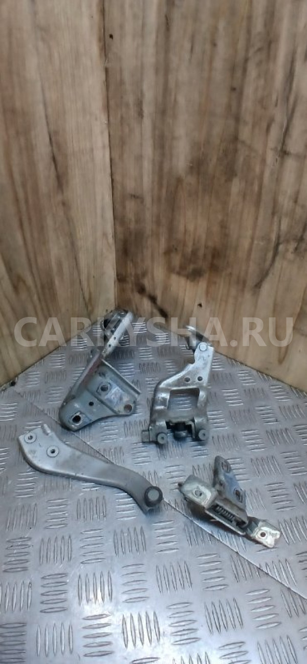 Петля двери Toyota Sienta 