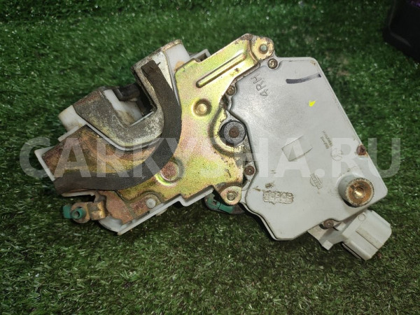 Замок двери правая передняя 805022F915 Nissan Primera Nissan Primera оригинальный номер 805022F915