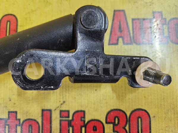 Амортизатор крышки багажника Renault 11 оригинальный номер 90460JY00A