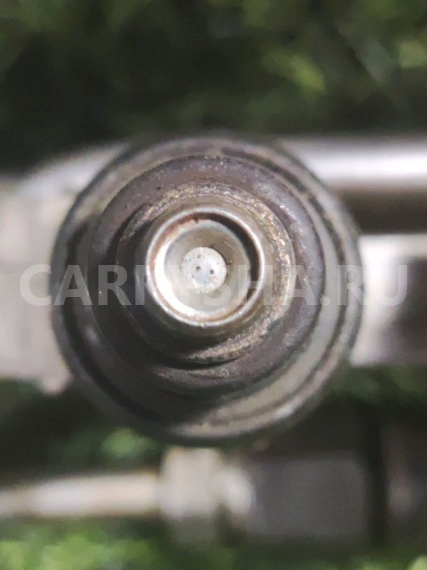Рейка топливная (рампа) VW Passat B5 Volkswagen Passat оригинальный номер 050133681A