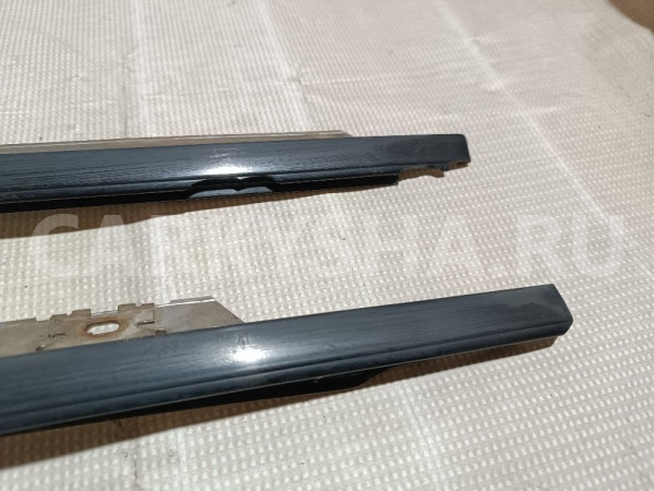 Молдинг лобового стекла Nissan Primera оригинальный номер 727619F500