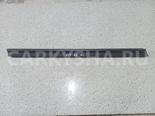 Уплотнитель стекла двери Skoda Octavia II рестайлинг (2008—2013) Skoda Octavia оригинальный номер 1z5839479c