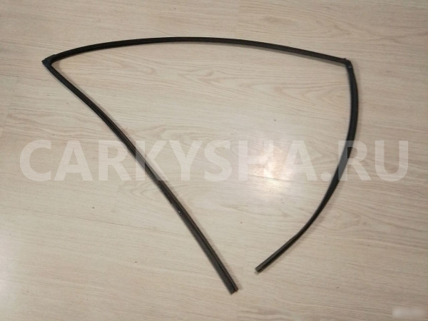 Уплотнитель стекла двери передней лев Toyota Auris Toyota Auris 