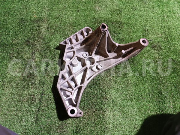 Кронштейн двигателя правый Volkswagen Tiguan оригинальный номер 03L199207