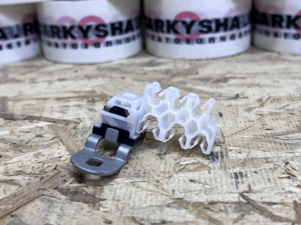 Крепление тормозных трубок Toyota RAV 4 V (XA50) оригинальный номер 47371-42150