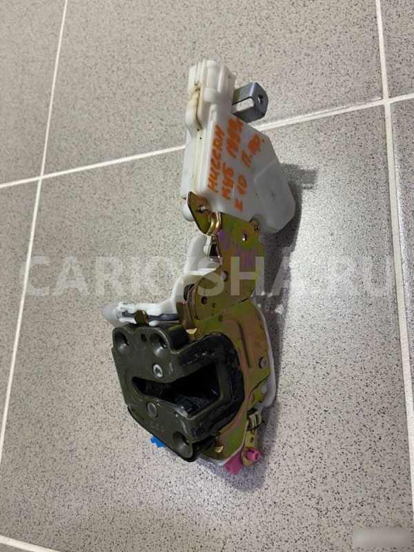 Замок двери передний правый Nissan Cube 1999 г Nissan Cube оригинальный номер 8055289907