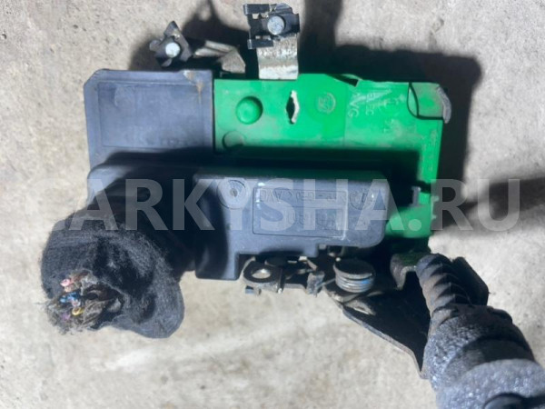 Замок боковой двери Volvo XC90 оригинальный номер 31253059