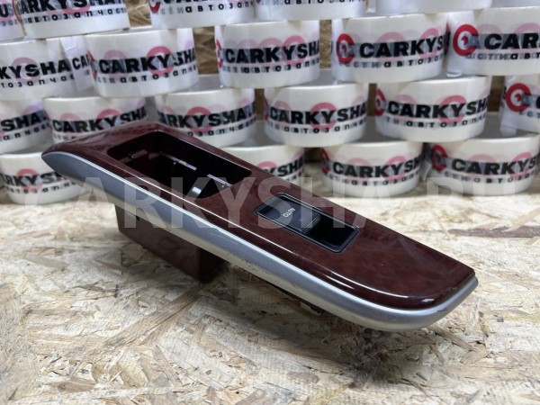 Накладка стеклоподъемника задняя левая Toyota Camry VII (XV50) оригинальный номер 74272-33220-E0
