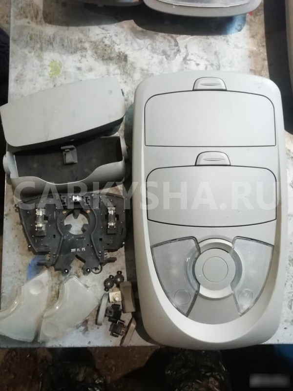 Плафон салонный Ssangyong Kyron Actyon 1 Ssang Yong Actyon оригинальный номер 7765009100