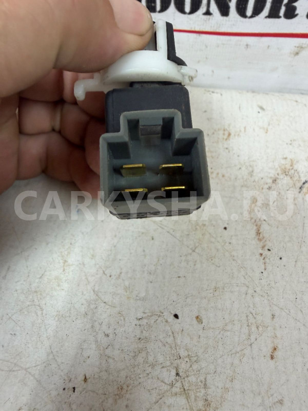 Датчик включения стопсигнала Hyundai Elantra 5 MD Hyundai Elantra оригинальный номер 938103S000