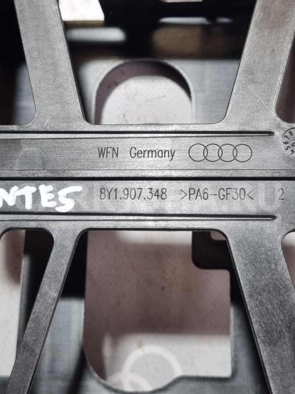 Блок навигации Audi A3 8Y (2020—2026) Audi A3 оригинальный номер 8Y1907348