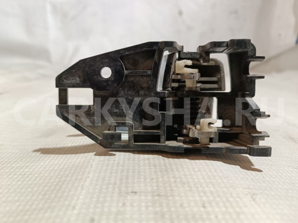 Ручка двери внутренняя левая Mitsubishi Lancer оригинальный номер MR627180